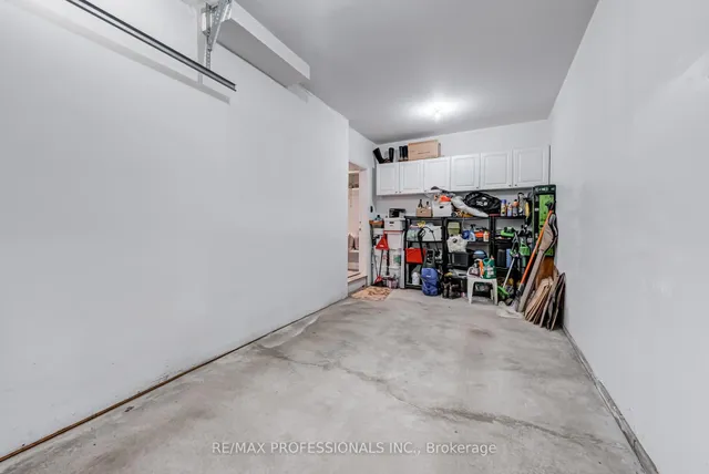 Additional image 18 of 372 Silverthorn Ave