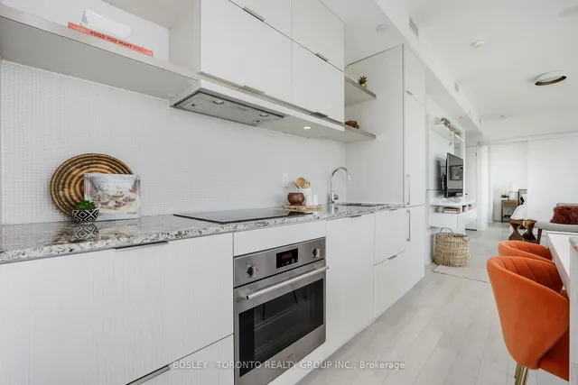 Additional image 18 of 197 Yonge St Unit 3909
