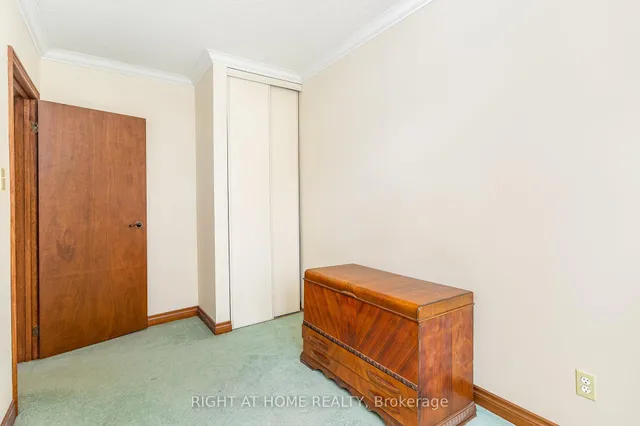 Additional image 17 of 74 Upper Canada Dr Unit 1