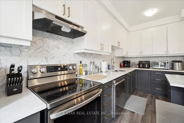 Additional image 12 of 1560 Moira Cres