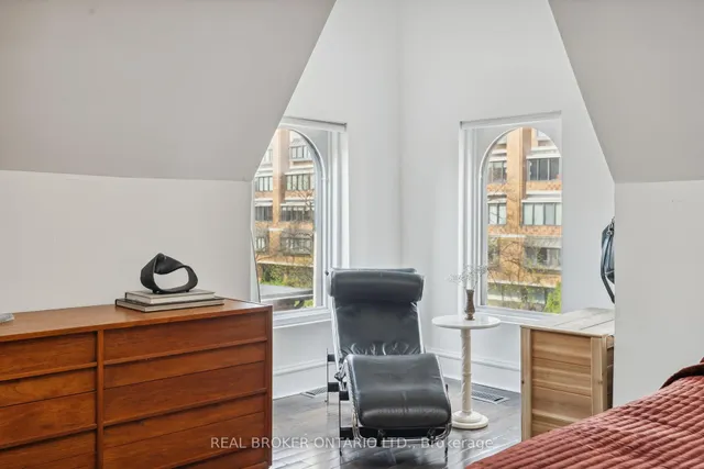 Additional image 29 of 300 Avenue Rd Unit 4