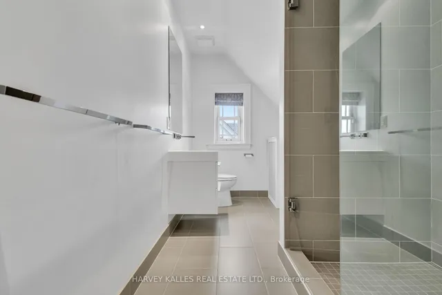 Additional image 36 of 111 Strathallan Blvd