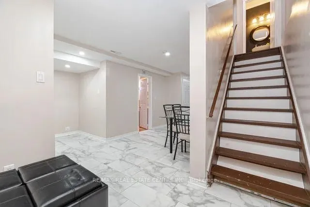 Additional image 28 of 643 Hamilton Cres