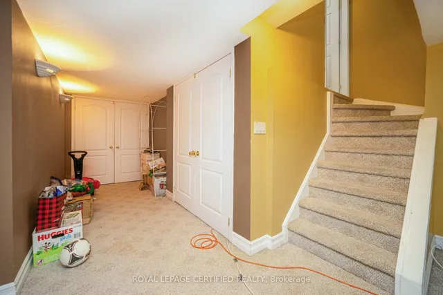 Additional image 42 of 12 Sunnybrook Cres