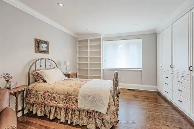 Additional image 19 of 231 Grenview Blvd