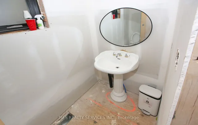 Additional image 12 of 203 GLENCAIRN Ave