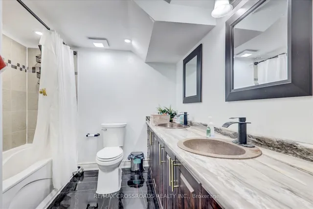 Additional image 31 of 37 Denim Dr