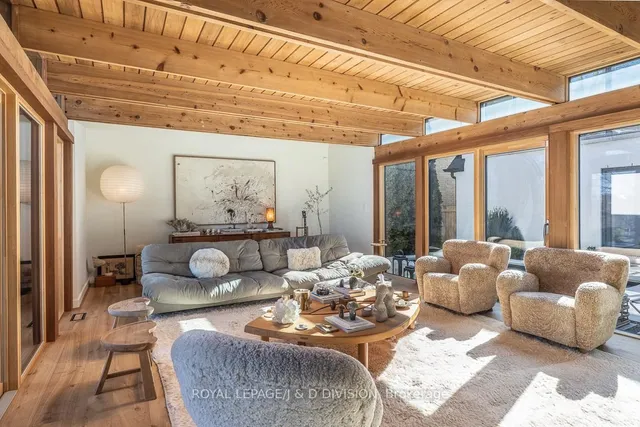 Additional image 28 of 43 Douglas Cres