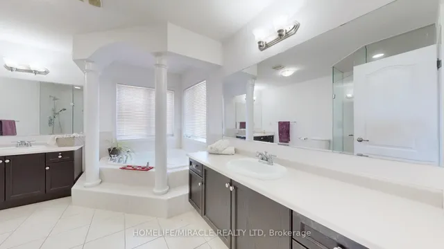 Additional image 24 of 33 Garryoaks Dr