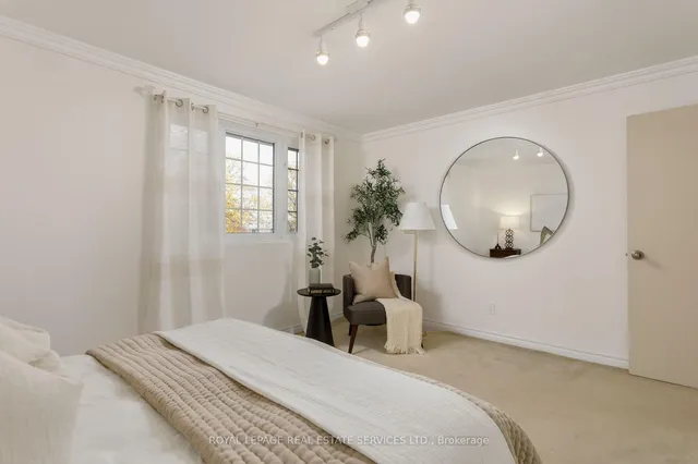 Additional image 18 of 21 Rustywood Dr