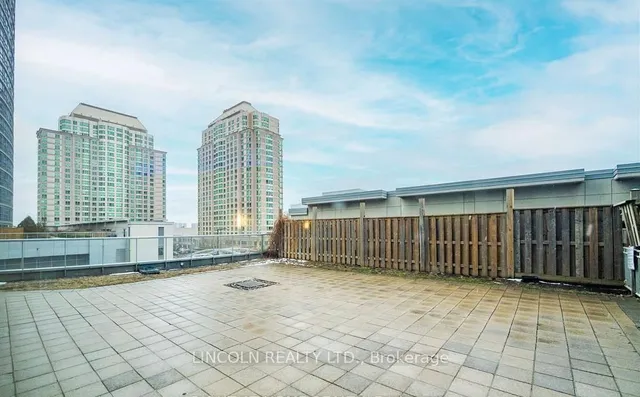 Additional image 35 of 36 Lee Centre Dr Unit 815