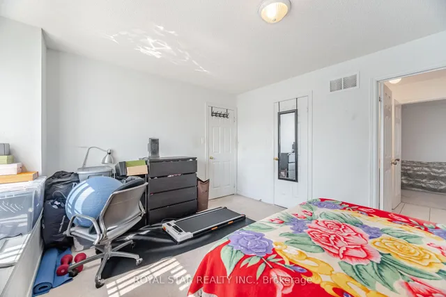 Additional image 30 of 21 Baylawn Circ