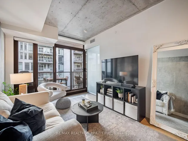 Additional image 20 of 111 Bathurst St Unit 1217