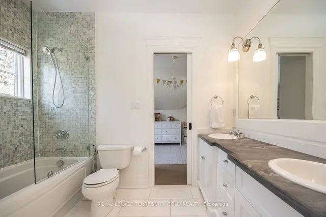 Additional image 33 of 468 Avon Cres