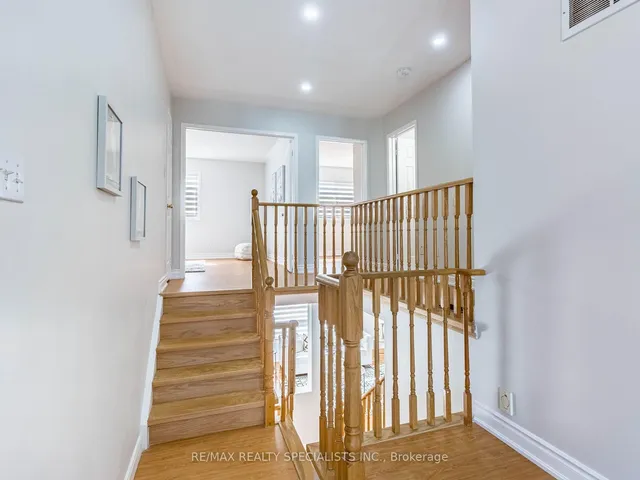 Additional image 28 of 10 Chestermere Cres