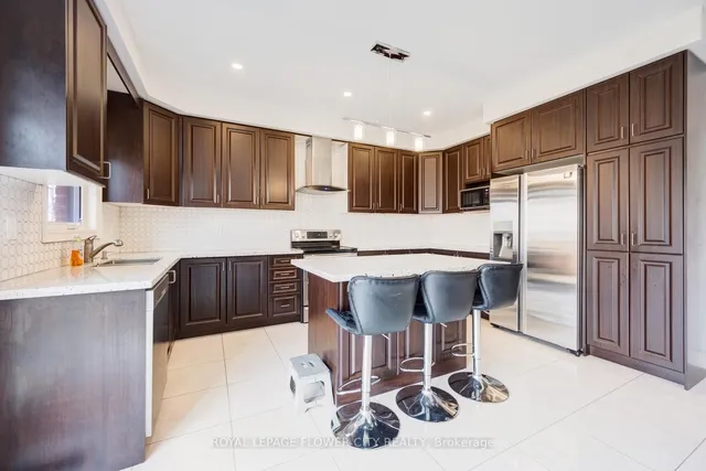 Additional image 49 of 6 PENLEA Gate