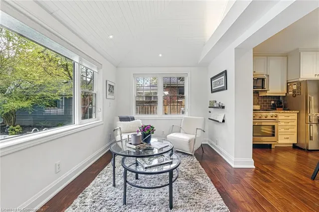 Additional image 20 of 6 Tweedsmuir Ave