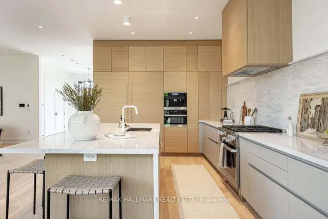 Additional image 11 of 138 Balsam Ave