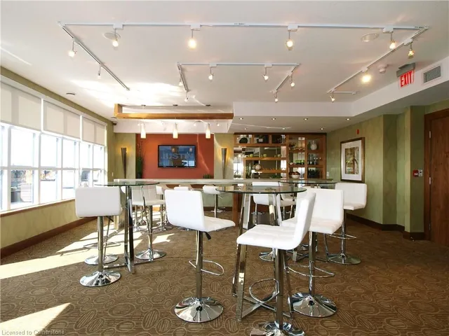 Additional image 34 of 112 Benton St Unit 710