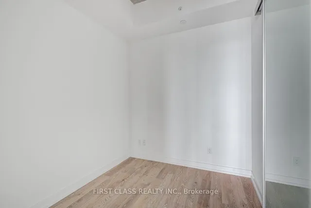 Additional image 9 of 161 Roehampton Ave Unit 4111