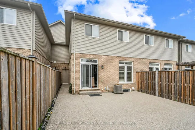 Additional image 44 of 8 Charleswood Cres