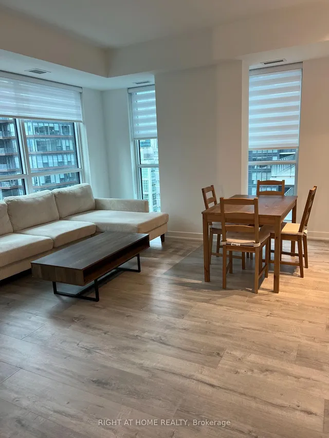 Additional image 8 of 327 King St Unit 1703