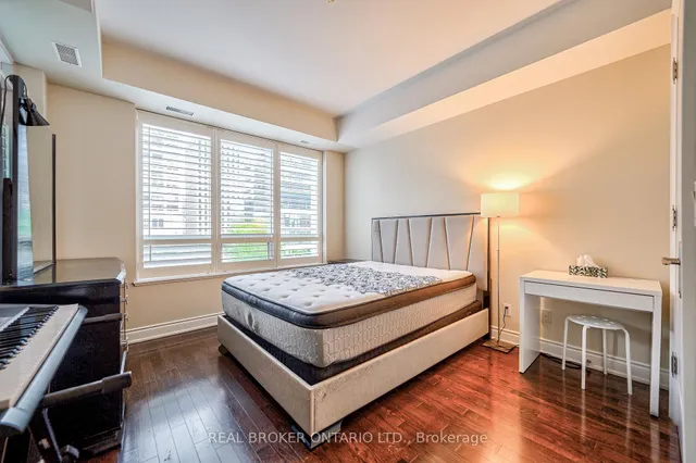 Additional image 25 of 761 Bay St Unit TH08