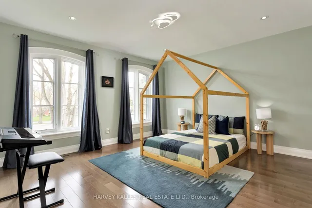 Additional image 34 of 4673 Dundas St