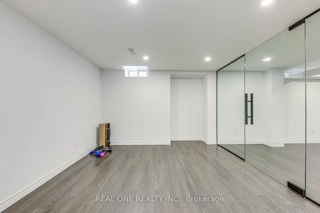 Additional image 40 of 2075 Banbury Cres