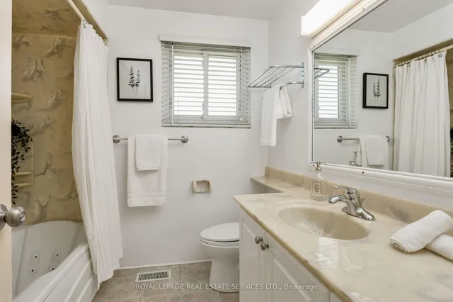 Additional image 19 of 21 Rustywood Dr