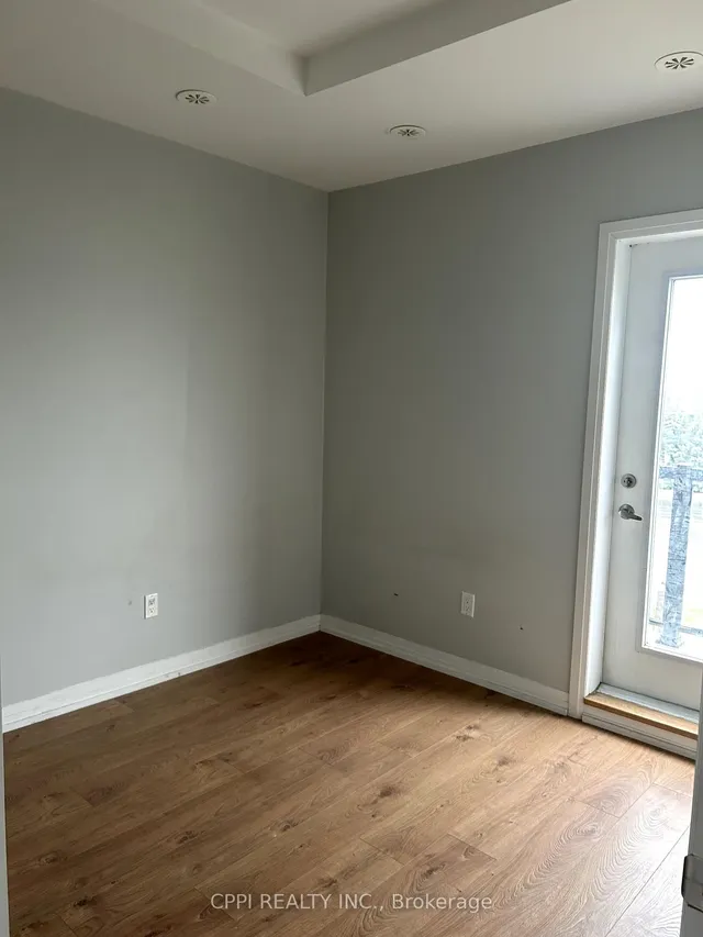 Additional image 4 of 402 The East Mall Dr Unit 318