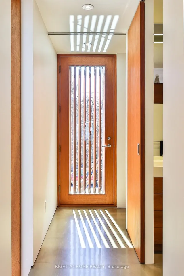 Additional image 18 of 694 Richmond St