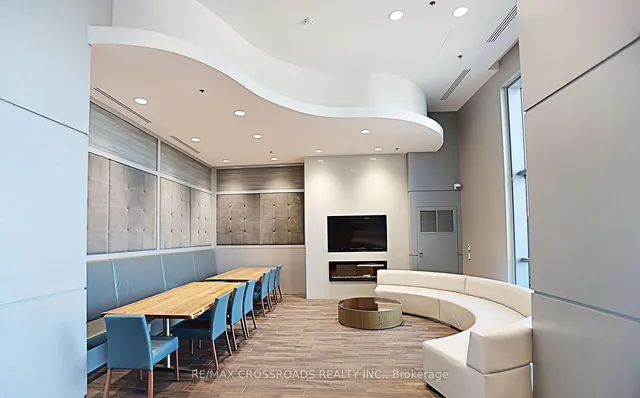 Additional image 11 of 2093 Fairview St Unit 502