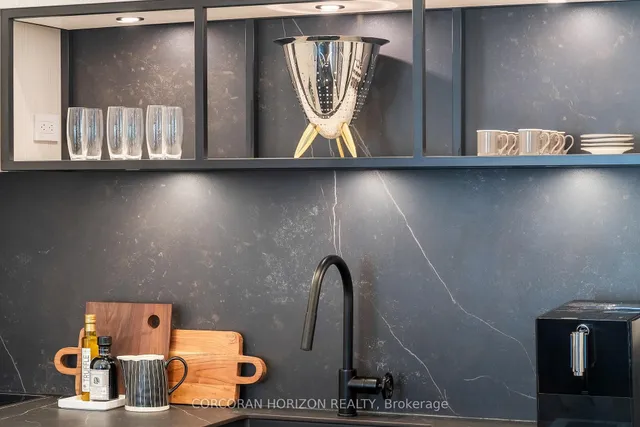 Additional image 5 of 505 Richmond St Unit 419