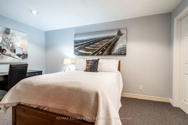 Additional image 30 of 27 Gladiola Dr