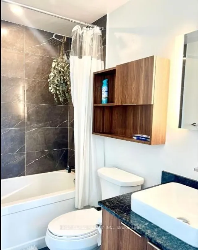 Additional image 8 of 501 Yonge St Unit 4302