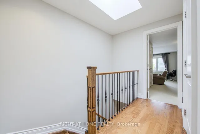 Additional image 31 of 2916 Bayview Ave