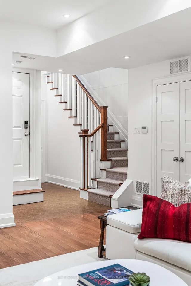 Additional image 37 of 112 Glencairn Ave