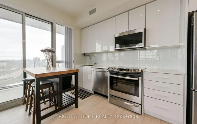 Additional image 19 of 10 Park Lawn Rd Unit 3507