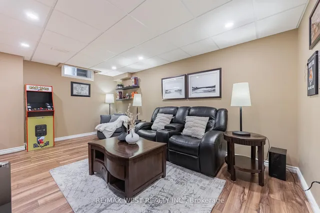 Additional image 34 of 284 Alexander Cres