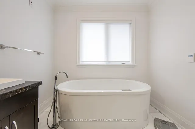 Additional image 24 of 21A Roycrest Ave