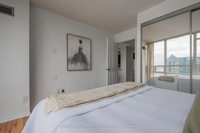 Additional image 21 of 50 Eglinton Ave Unit 1002