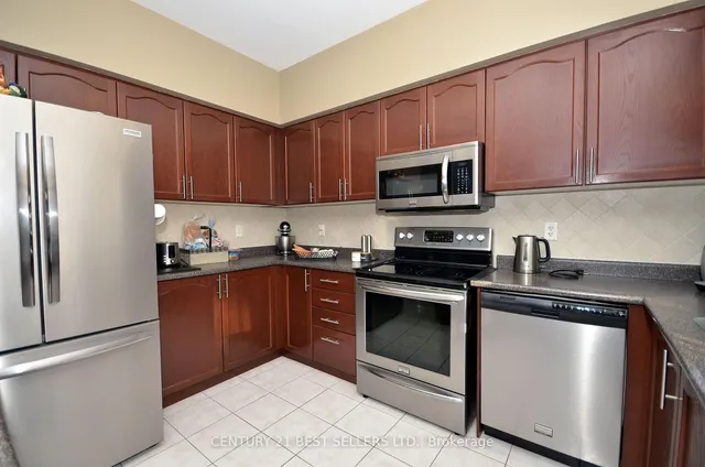 Additional image 18 of 9 Coin St