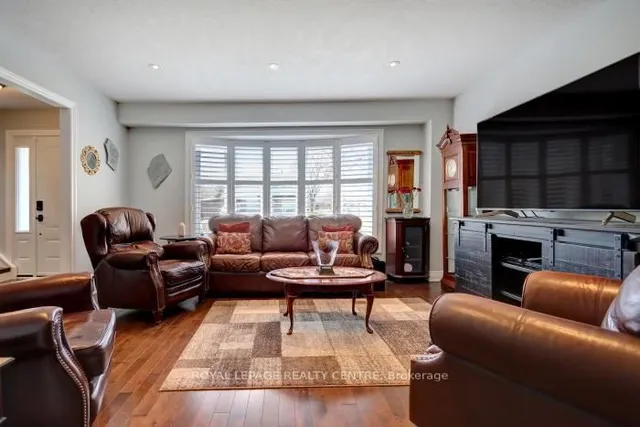 Additional image 6 of 906 Cabot Tr