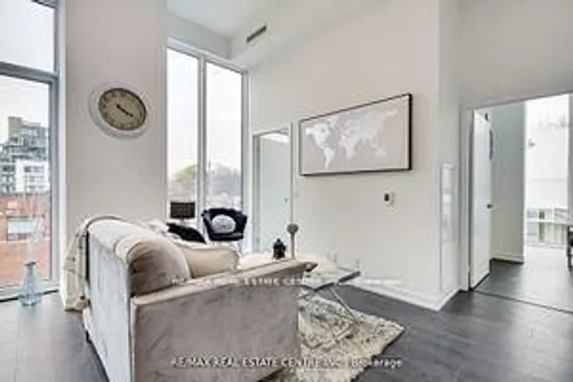 Additional image 17 of 2020 Bathurst St Unit 211