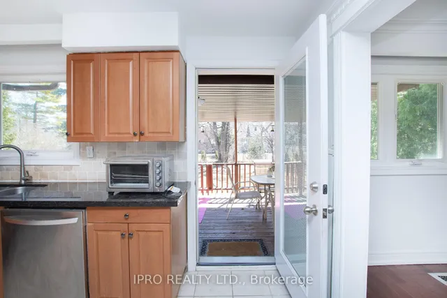 Additional image 17 of 23 Urbandale Ave