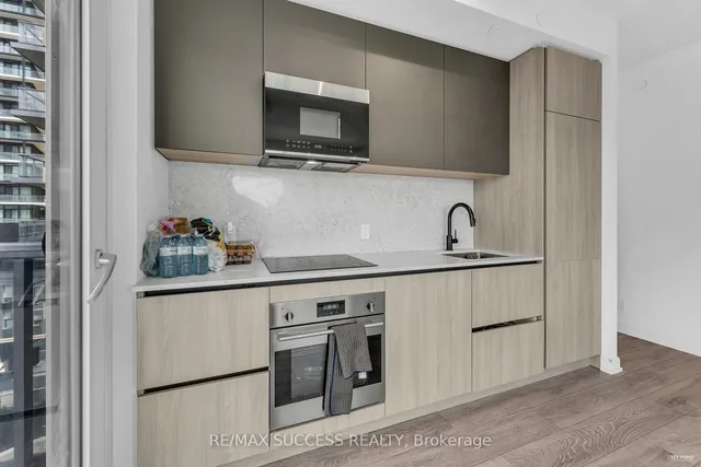 Additional image 5 of 108 Peter St Unit 727