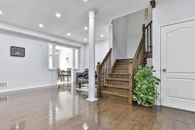 Additional image 16 of 43 Crystalview Cres