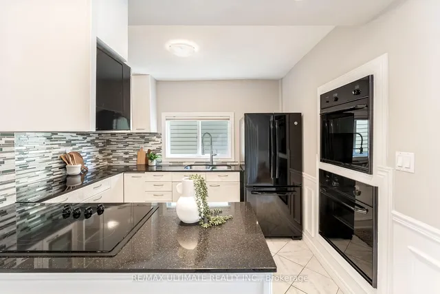 Additional image 27 of 33 Seneca Ave