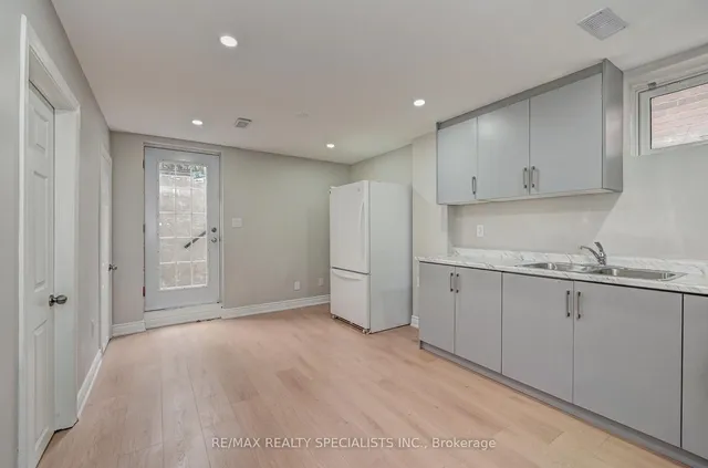 Additional image 31 of 42 Bridleridge St